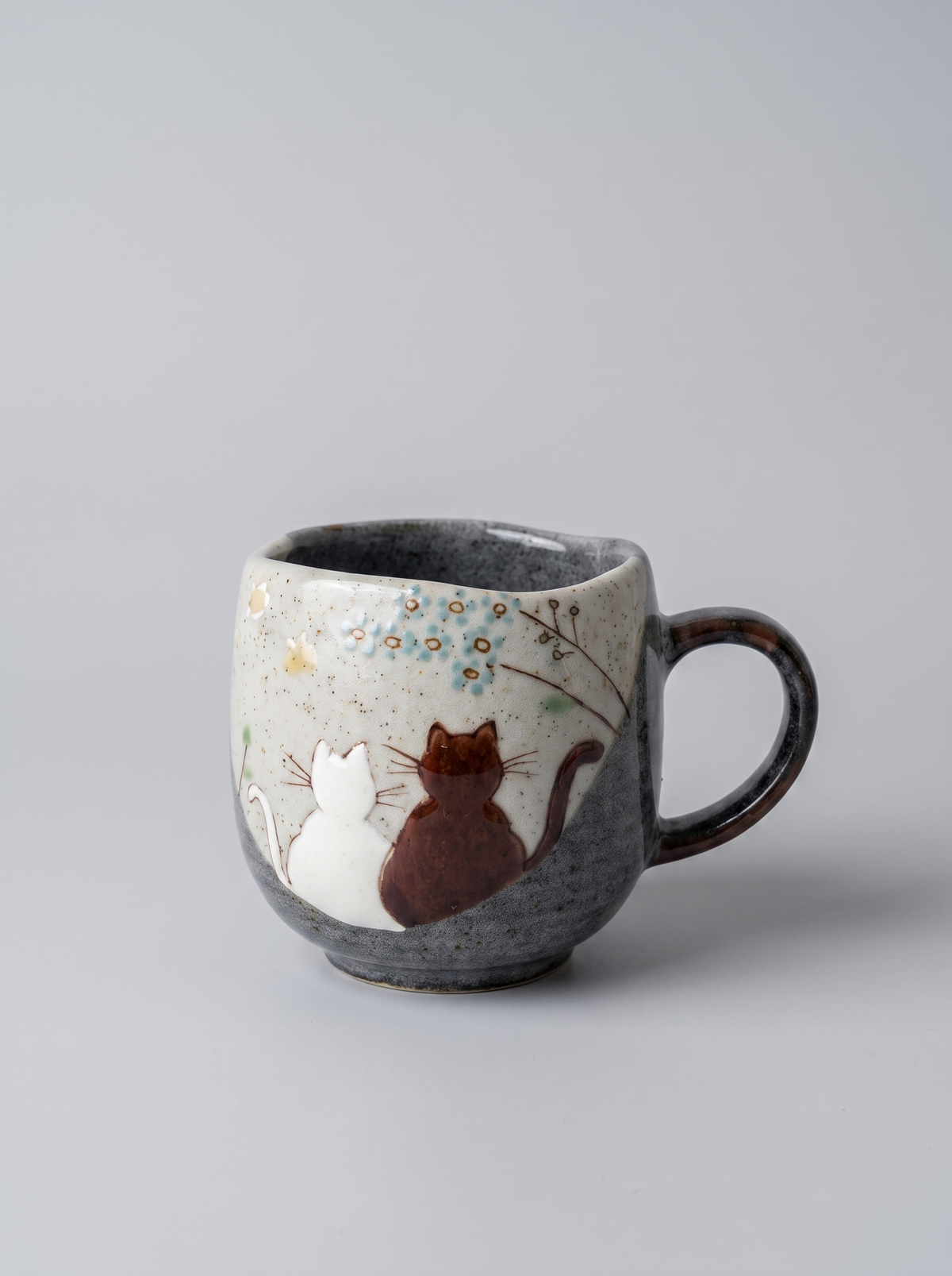 Mug "Yunomi Cats" — Japanese Ceramic by Kutanido Co. Ltd.