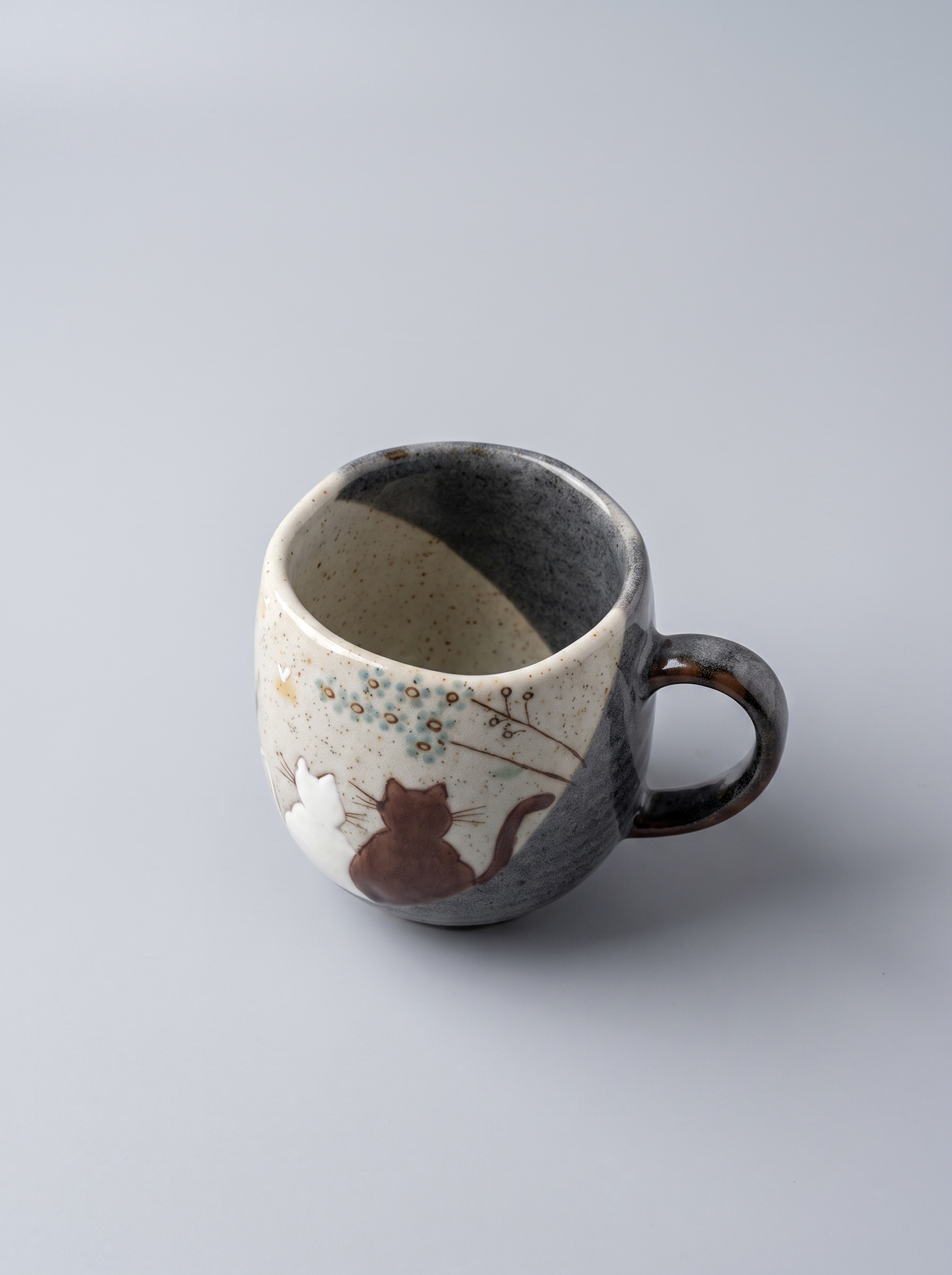Mug "Yunomi Cats" — Japanese Ceramic by Kutanido Co. Ltd.